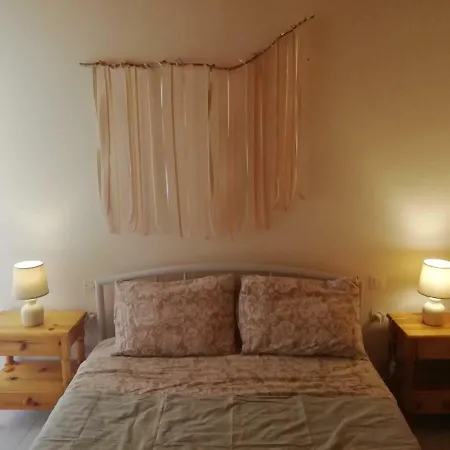 Maisonette Near The Beach * أكراتا